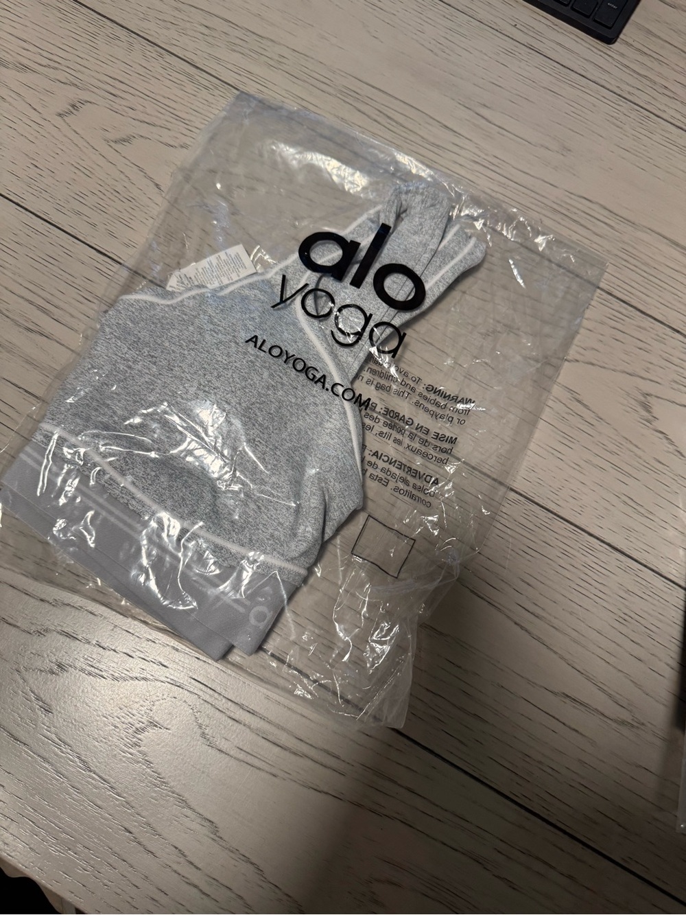alo yoga Heather Grey leggings/bra (SET)  (Logo Visible)